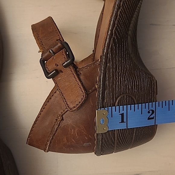 EUC Born Jolina Leather 2in Heeled Clog with Buckle Closure Comes with the Box - Picture 14 of 17